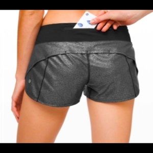 Lululemon Speed Up Short 2.5" Luminosity Foil Print Black/Silver Size 4